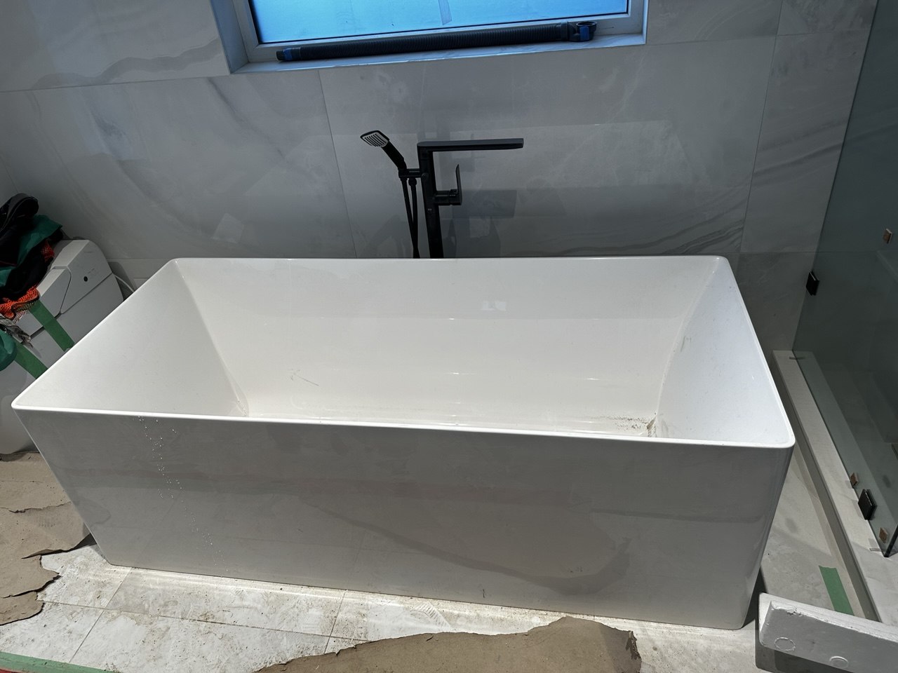Freestanding Bathtub & Floor-Mount Tub Filler Installation