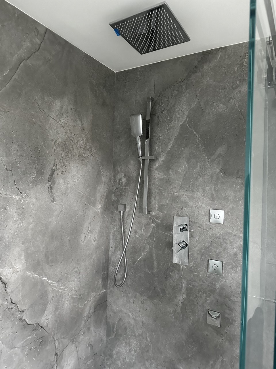 Luxury Master Bathroom Plumbing Installation – West Vancouver